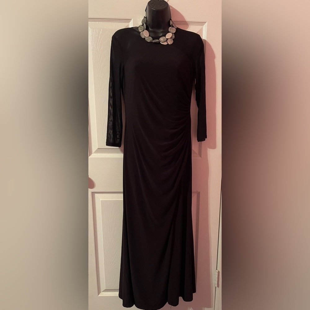 Adrianna Papell Illusion Mesh 3/4 Sleeve Round Neck Ruched Gown, Black Size 6P